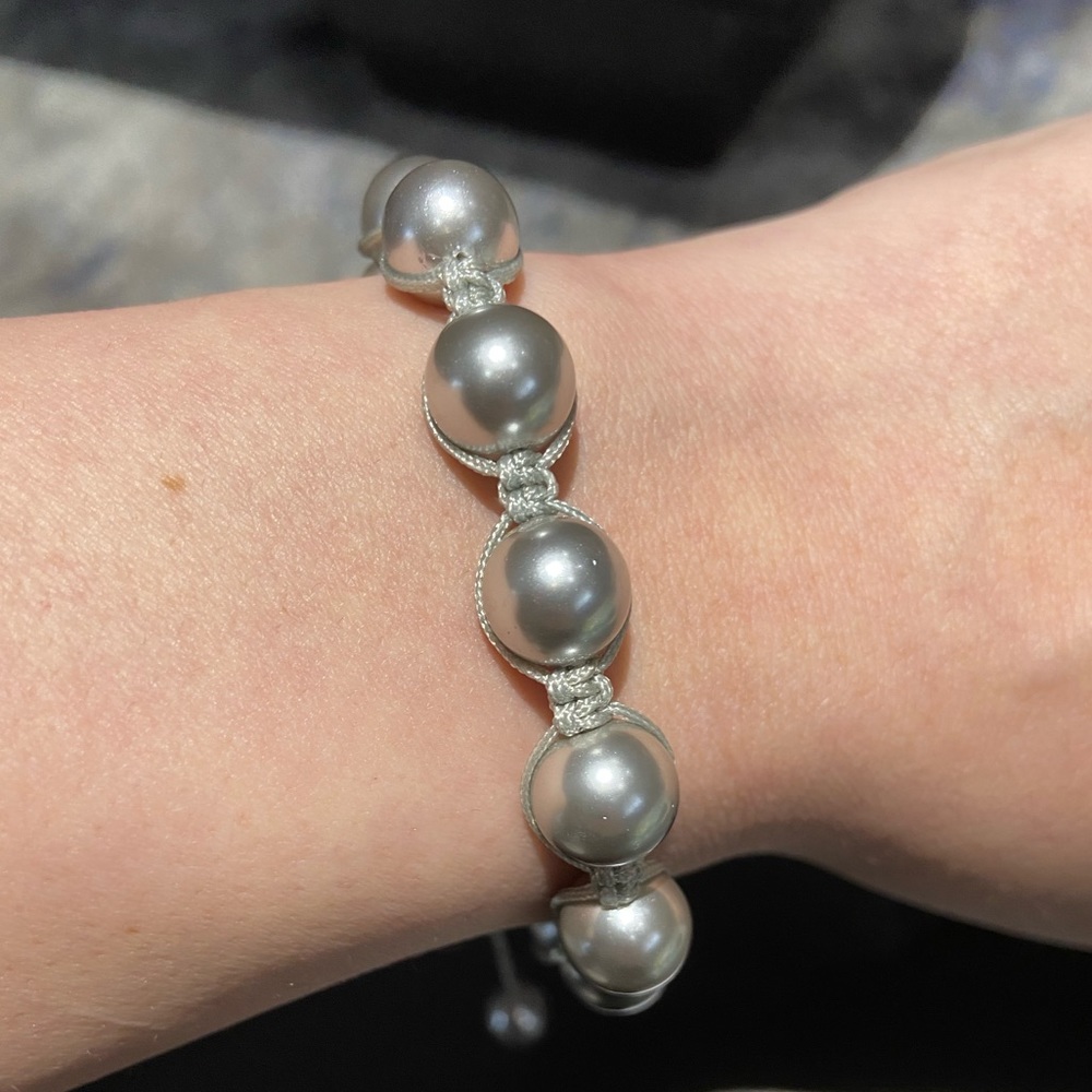Shell Pearl 10mm Adjustable Macrame Bracelet